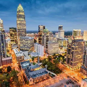 https://luxurious-3-story-townhome.1sthotelscharlotte.com