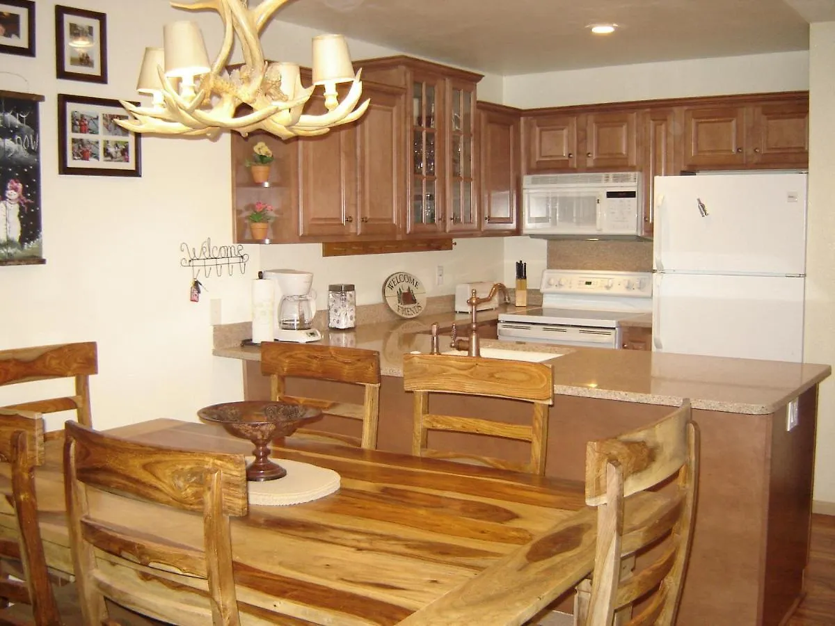 Summit Ski Resort 2Br-2Ba, Mammoth Lakes Apartment